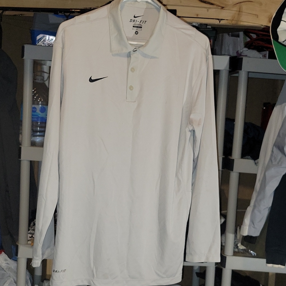 Men’s gray Nike Long sleeve dri-fit shirt.